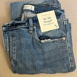 Abercrombie The 90s Straight Ultra High Rise Jean